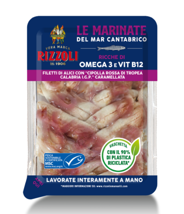 Filetti di alici Rizzoli con cipolla rossa di Tropea caramellata. Marinate del Mar Cantabrico, ricche di Omega 3 e Vitamina B12.