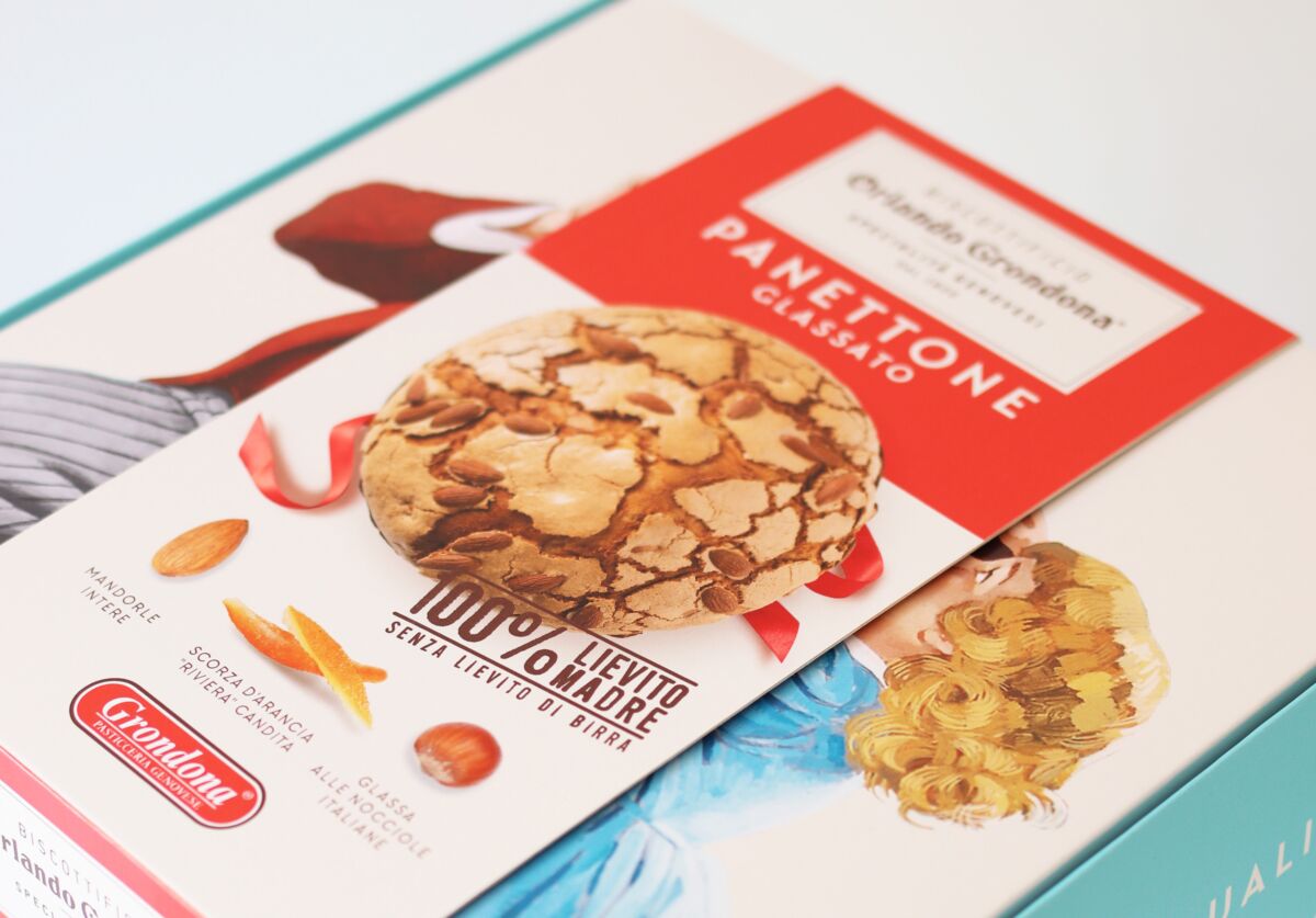 Confezione panettone glassato Grondona. Lievito madre, mandorle, glassa nocciole. Natale 2026.