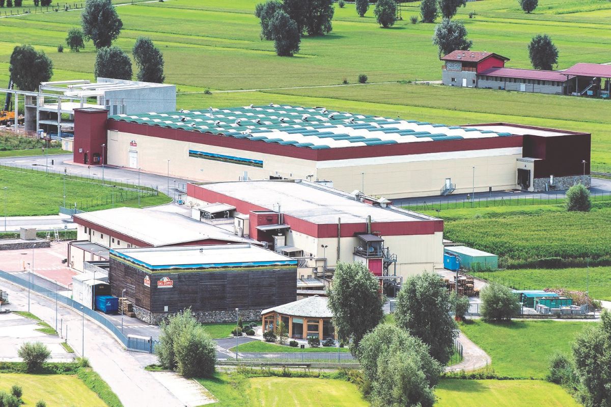 Stabilimento Fratelli Beretta, nuovo polo italiano della bresaola B Food delle Valli. Produzione alimentare.