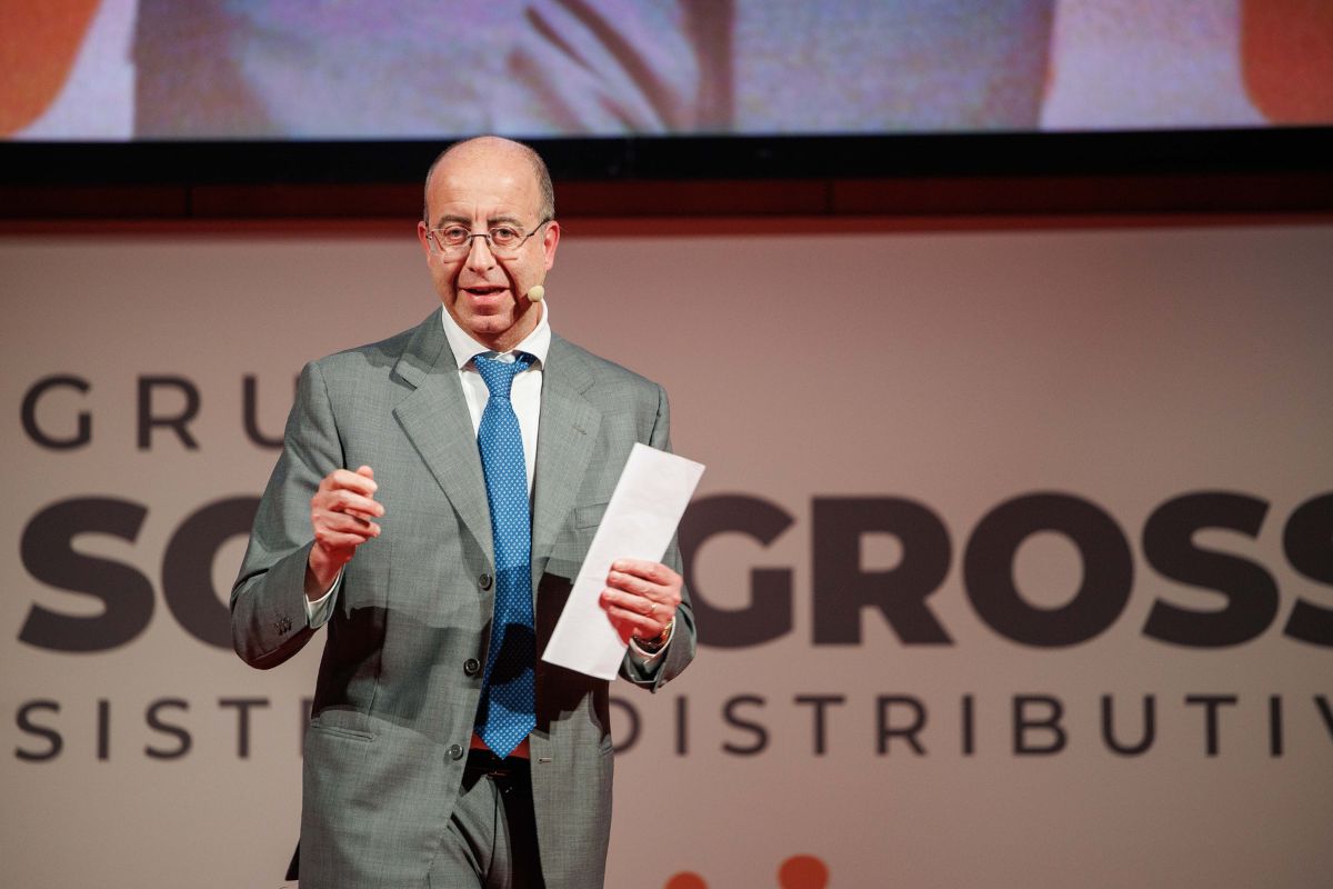 Luca Gattiglia, nuovo Direttore Generale Gruppo Sogegross. Manager in giacca e cravatta durante la presentazione.