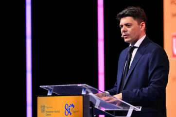 MartinoRossi, Stefano Rossi, Presidente Giovani Imprenditori Confindustria Lombardia, parla al pubblico.