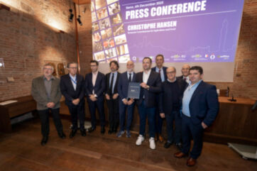 Gruppo di persone al Forum Qualivita, Piano Azione Commissione UE. Conferenza stampa a Siena. Prodotti alimentari DOP e IGP.
