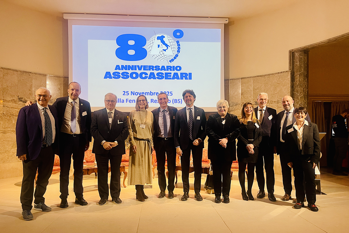 Gruppo di persone all'evento Assocaseari per l'80° anniversario. Celebrazione casearia italiana. IMG_0092.jpg