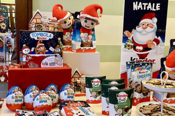 Ferrero Natale: dolci Kinder, ovetti sorpresa, Kinderini, Kinder Balls e tombola.