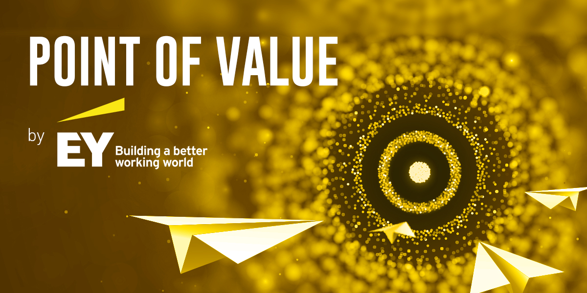Point of Value EY: Soluzioni aziendali, consulenza. Cerchio dorato, aeroplanini di carta.