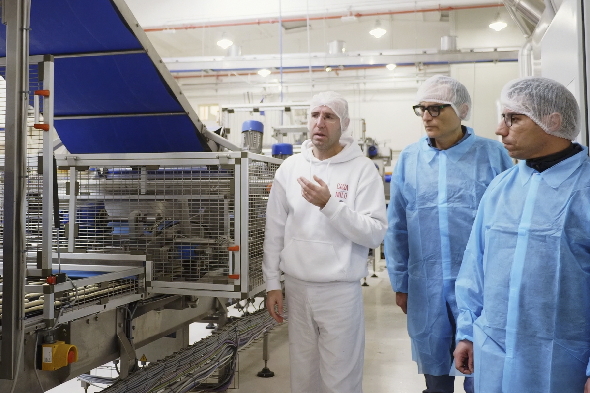 Gruppo Milo aCAdeMI: giovani talenti in visita allo stabilimento produttivo. Linea di produzione alimentare.