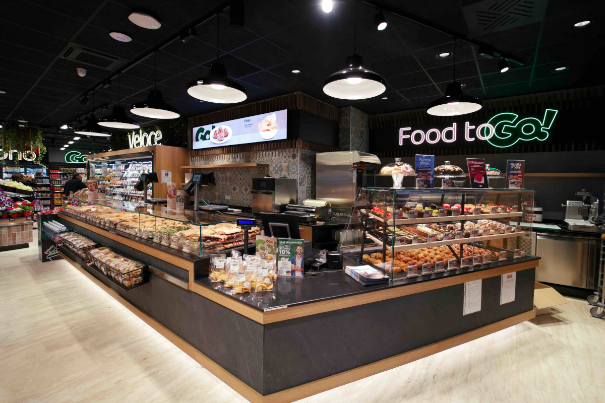 CraiGo! Torino: banco gastronomia con pizza, dolci e Food to Go!. Nuovo supermercato nel centro città.
