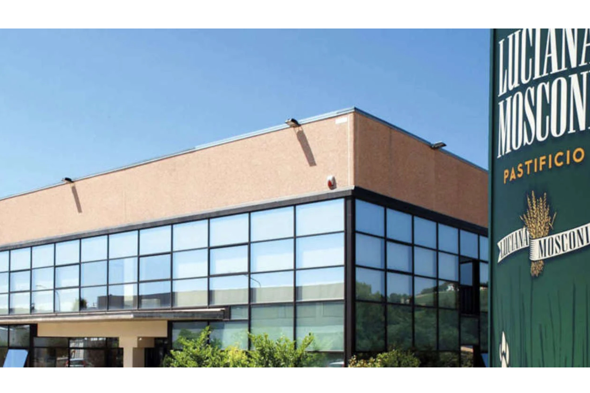 Stabilimento Luciana Mosconi ad Ancona. Pastificio artigianale, produzione pasta fresca all'uovo. Crescita a doppia cifra nel 2025.