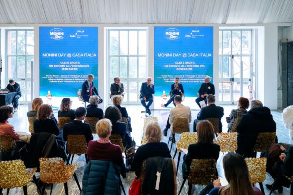 Monini Casa Italia: evento olio extravergine e sport. Relatori e pubblico.