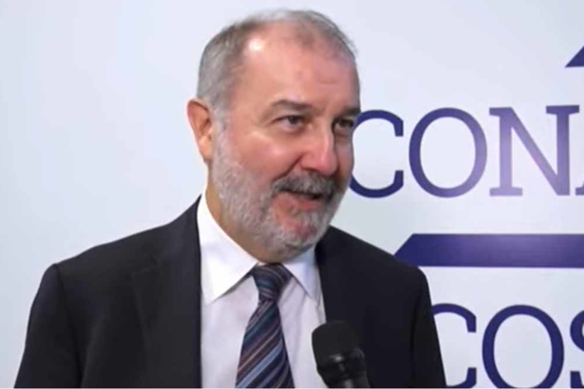 Valter Facciotto, Direttore Generale CONAI. Immagine di un uomo in giacca e cravatta.