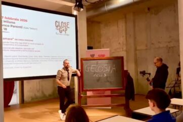 Presentazione Close the Gap 2026 Coop: relatore e lavagna con gelosia.