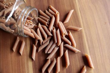 Penne integrali specialty. Pasta artigianale da filiera stabile.