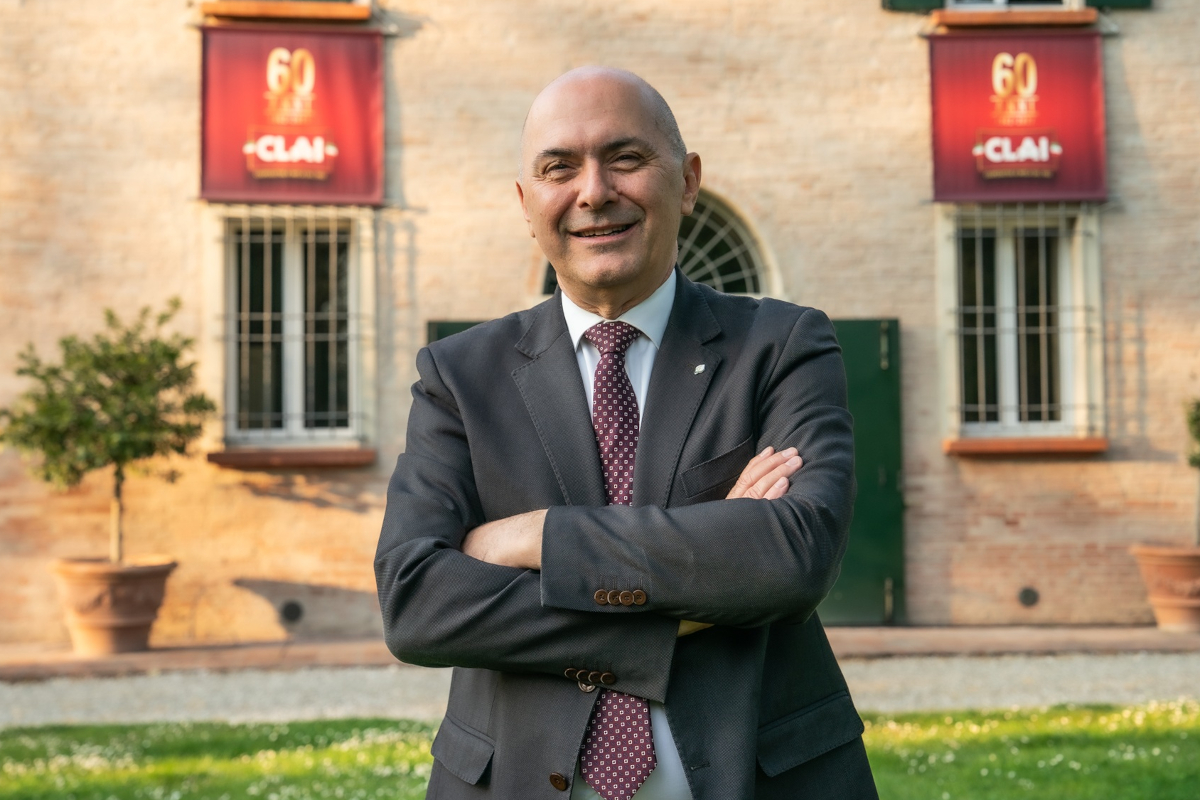 Antonio Giovanetti, direttore generale CLAI, in posa. Leader nel settore lattiero-caseario italiano.