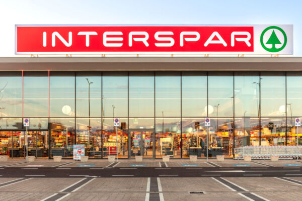Esterno supermercato Interspar Despar Nord. Nuovo contratto integrativo dipendenti.