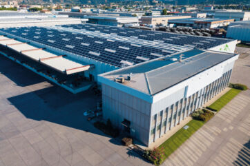 Healtion (Agreen Capital): stabilimento healthy food a Calenzano con pannelli solari.