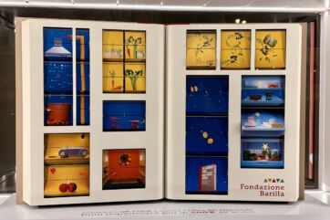 Barilla-Installazione artistica Libro del Risparmio di Fondazione Barilla. Tema: spreco alimentare. Grand Tour del Libro.