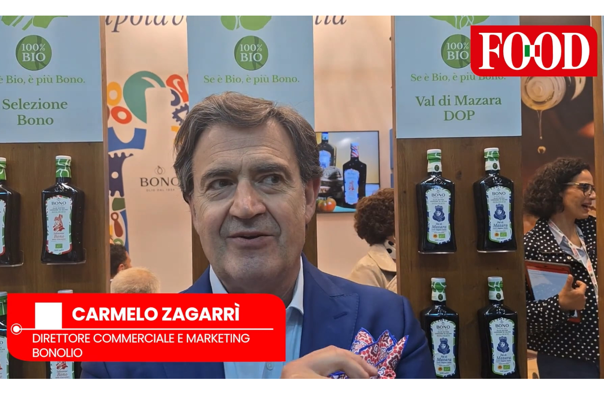Bonolio a Tuttofood 2026: Carmelo Zagarri con olio extra vergine bio Qitterra Val di Mazara DOP.