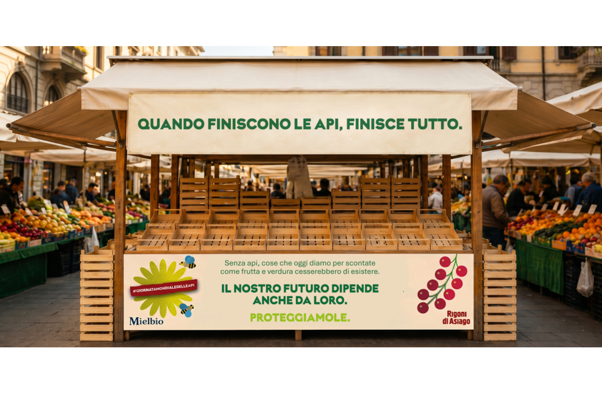 Banco Campagna Amica per Giornata Mondiale Api. Stand Rigoni di Asiago, miele bio, proteggiamo le api.