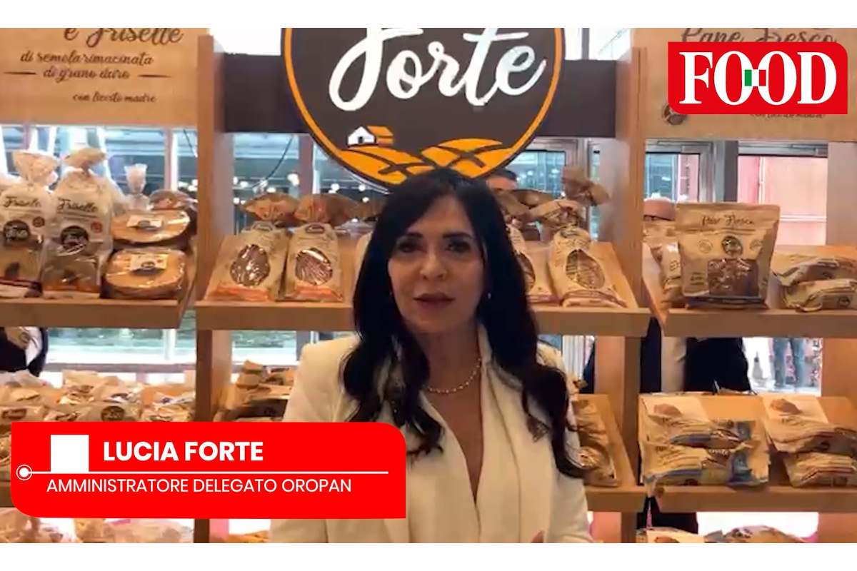 Lucia Forte (Oropan) presenta pane funzionale. Prodotti da forno artigianali e sostenibili. Filiera italiana. #Oropan #pane #Tuttofood