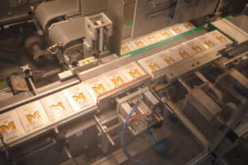 Linea di produzione Martino: confezioni di couscous pronte per la vendita.