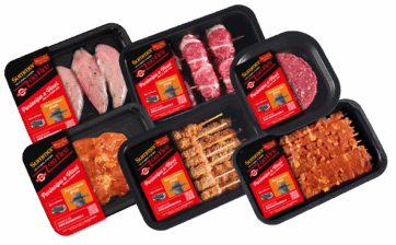 Confezioni di carne Martini per barbecue Summer on Fire con etichette promozionali per concorso a premi su sfondo nero.