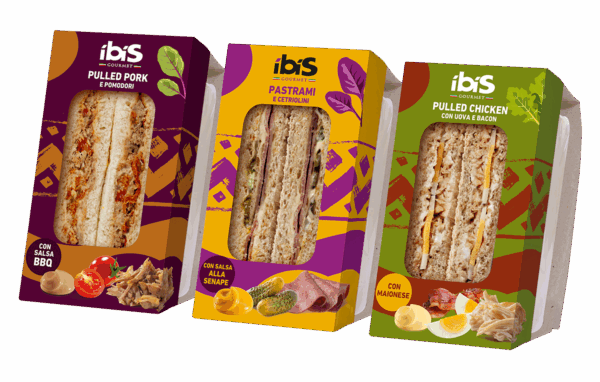 Confezioni Ibis Gourmet di tramezzini etnici: Pulled Pork, Pastrami e cetriolini, Pulled Chicken con uova e bacon.
