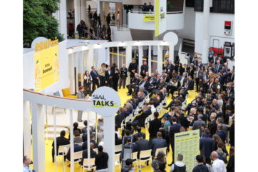 Sial Innovation-Pubblico numeroso assiste ai SIAL Talks durante la fiera alimentare SIAL Paris 2026 con presentazioni e approfondimenti.