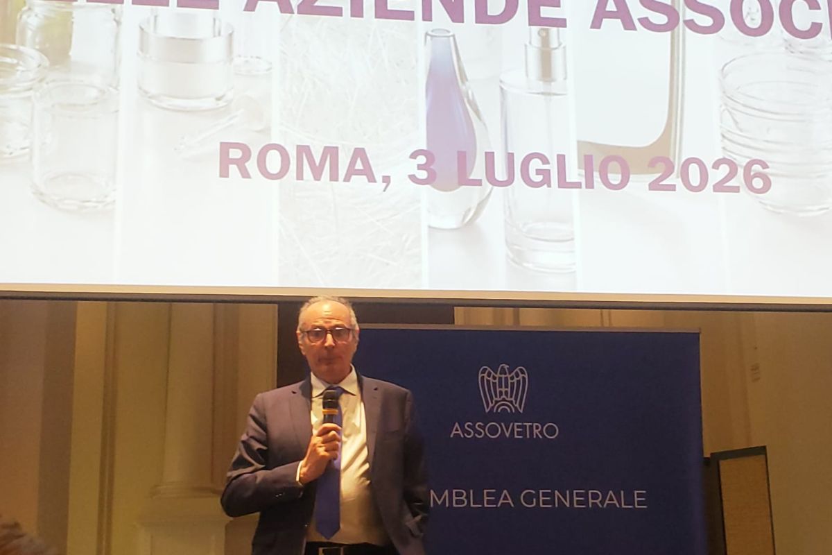 Vitaliano Torno, nuovo Presidente di Assovetro, parla all'Assemblea Generale dell'associazione a Roma.