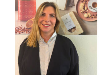 Anahi Pagura sorridente, nominata Amministratore Delegato Pintaudi, ritratta in abbigliamento formale.