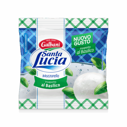Confezione di Mozzarella Galbani Santa Lucia insaporita al basilico, 125g, con foglie di basilico fresco e acqua.