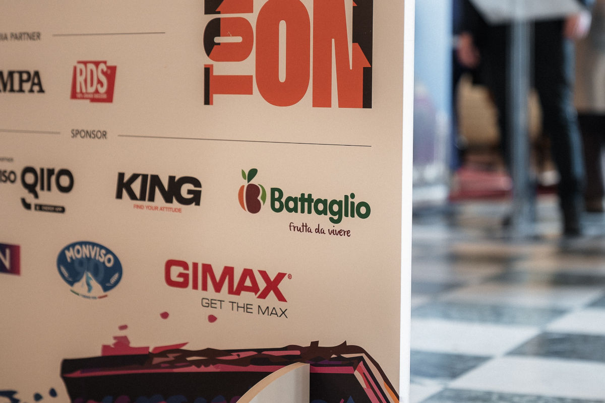 Logo Battaglio sponsor della Fiat Torino City Marathon 2026 sul pannello con altri brand partner