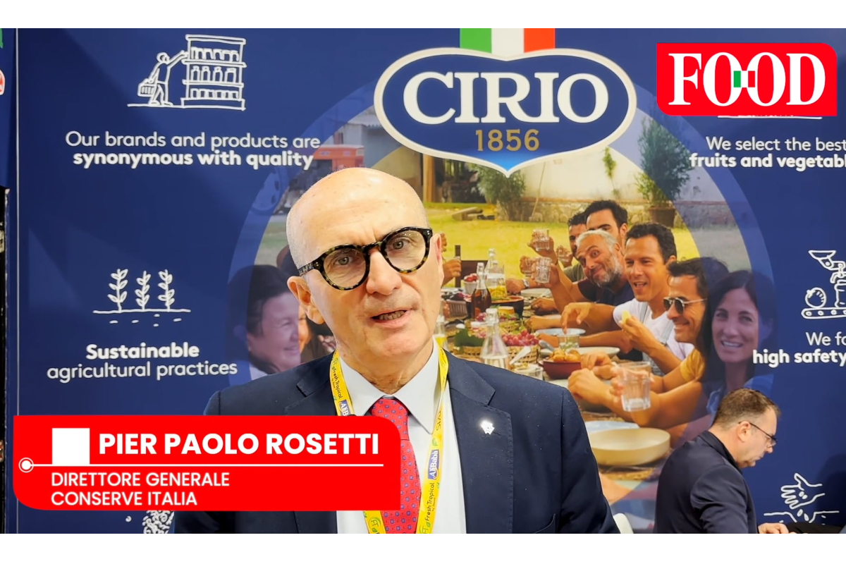 Pier Paolo Rosetti, Direttore Generale Conserve Italia, allo stand Cirio con il marchio FOOD al SIAL Paris 2026.