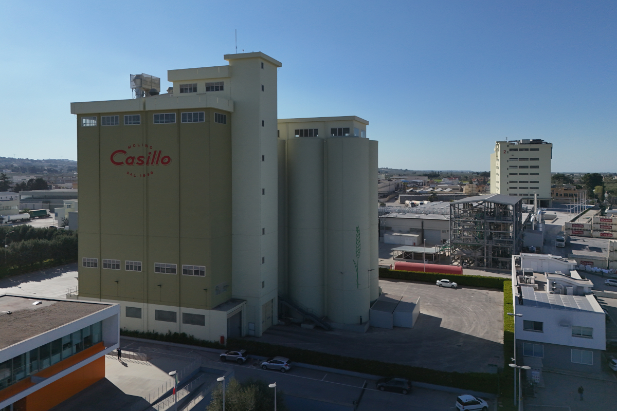 Stabilimento Molino Casillo ad Altograno: silos e impianti del polo agroalimentare per innovazione ed export
