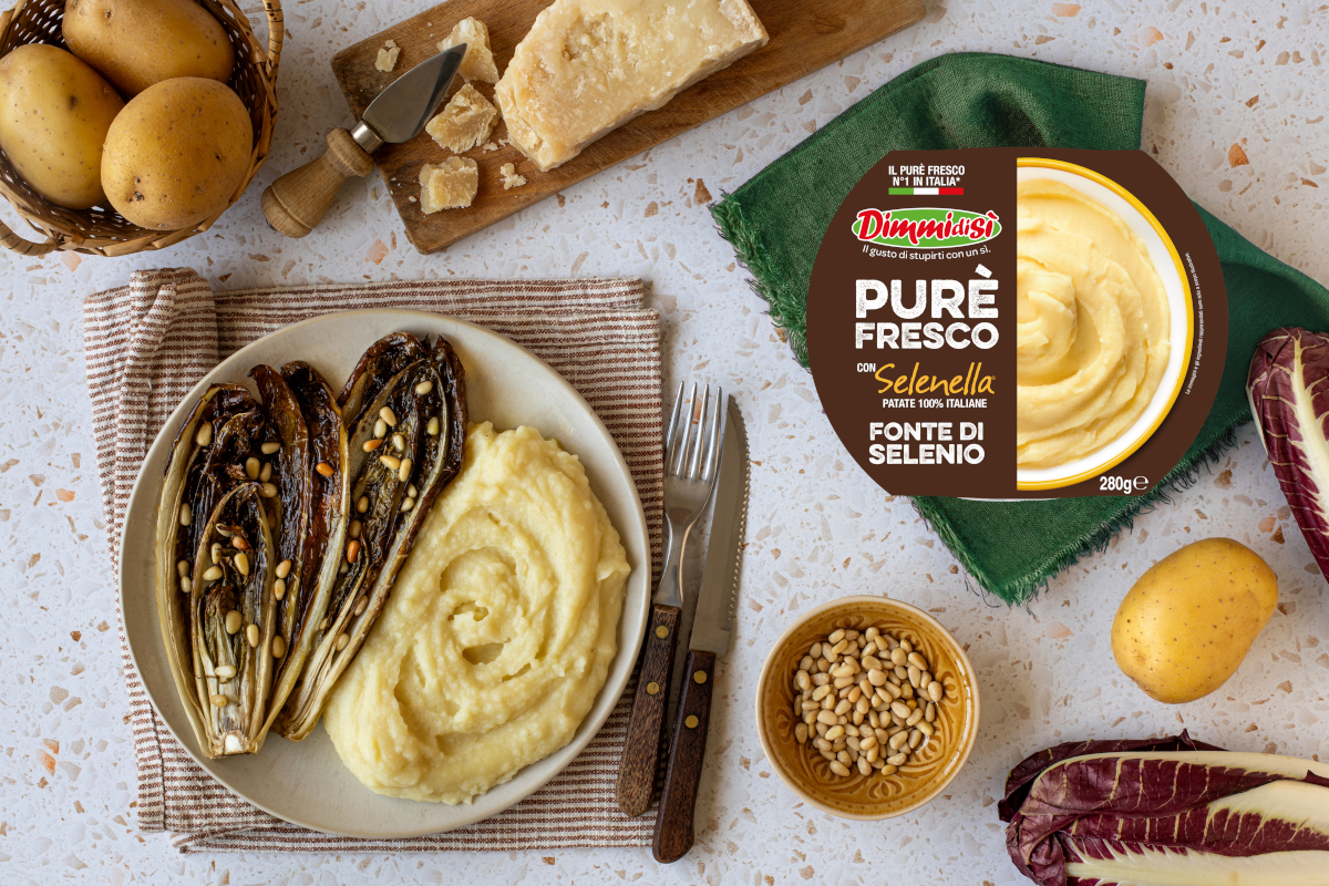 Purè Fresco DimmidiSì e Selenella: collaborazione per innovazione, piatto con purè, verdure e formaggio.