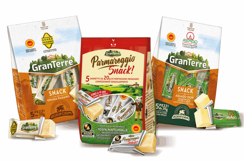 Confezioni GranTerre Snack e Parmareggio Snack, vincitori Italian Food Awards 2026, formaggio grattugiato