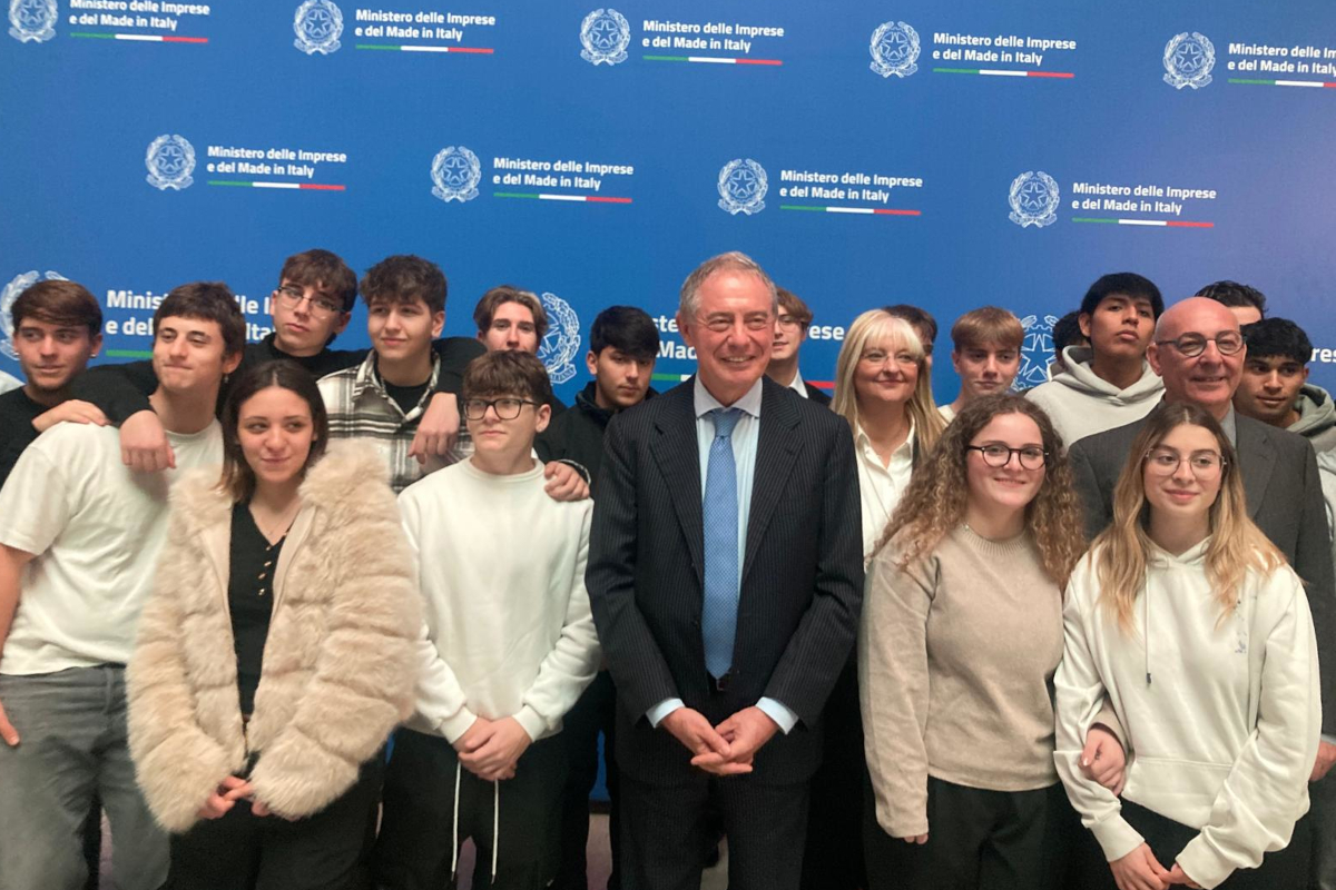 Italian Minister Urso with students at EVO Masterclass. MIMIT Italy brand, Italian olive oil promotion. Oleificio Zucchi. - Italy