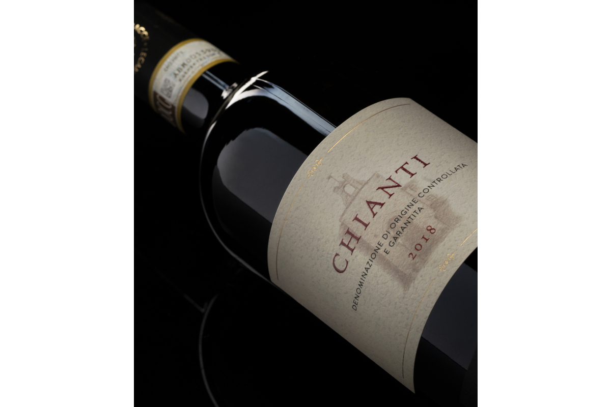 Chianti wine bottle. Italian red wine with Denominazione di Origine Controllata e Garantita.