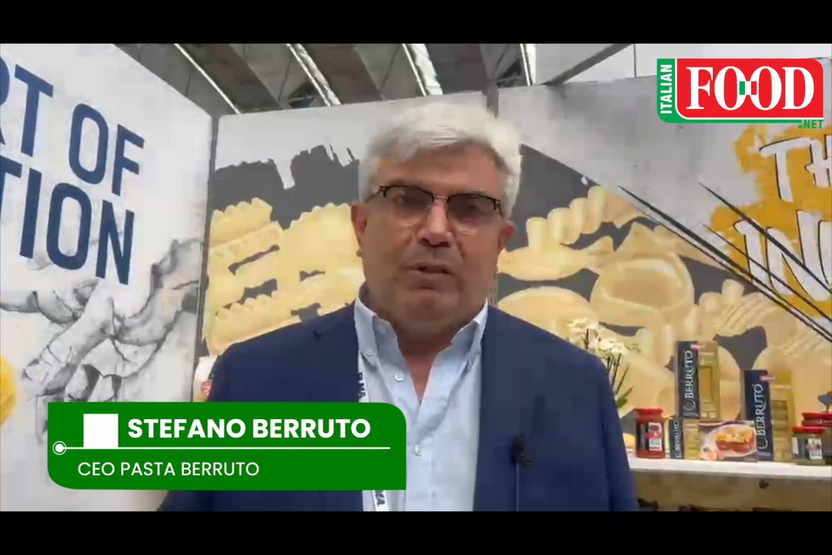 Stefano Berruto, CEO Pasta Berruto, at PLMA 2026. Authentic Italian pasta and innovative cups on display.