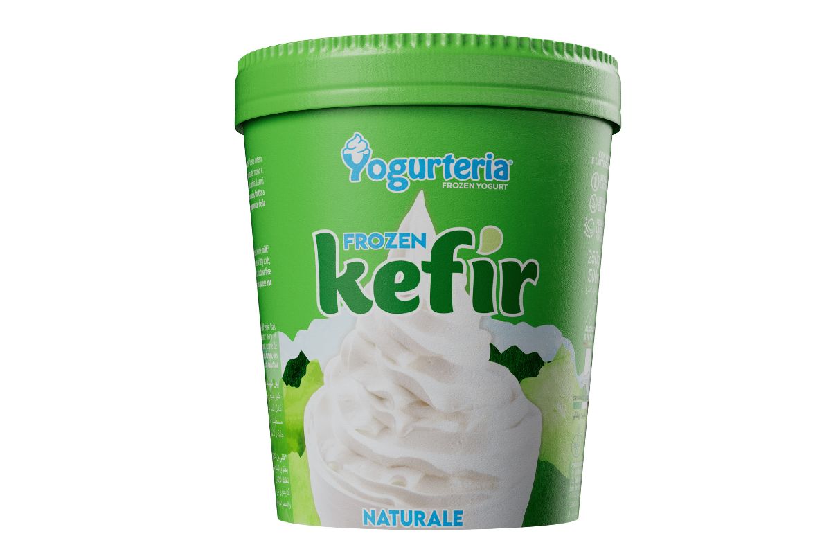 Green Yogurteria Frozen Kefir naturale tub, Italian Food Awards 2026 finalist, with creamy white kefir swirl.