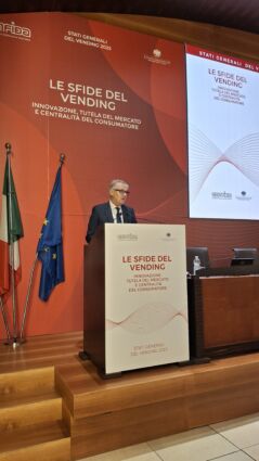 Massimo Trapletti, Presidente CONFIDA, al convegno sul vending. Stati Generali del Vending 2025.