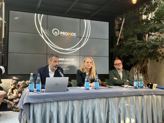 Inaugurazione food court Brenner Outlet: relatori presentano il progetto. Nuovo spazio ristorazione.