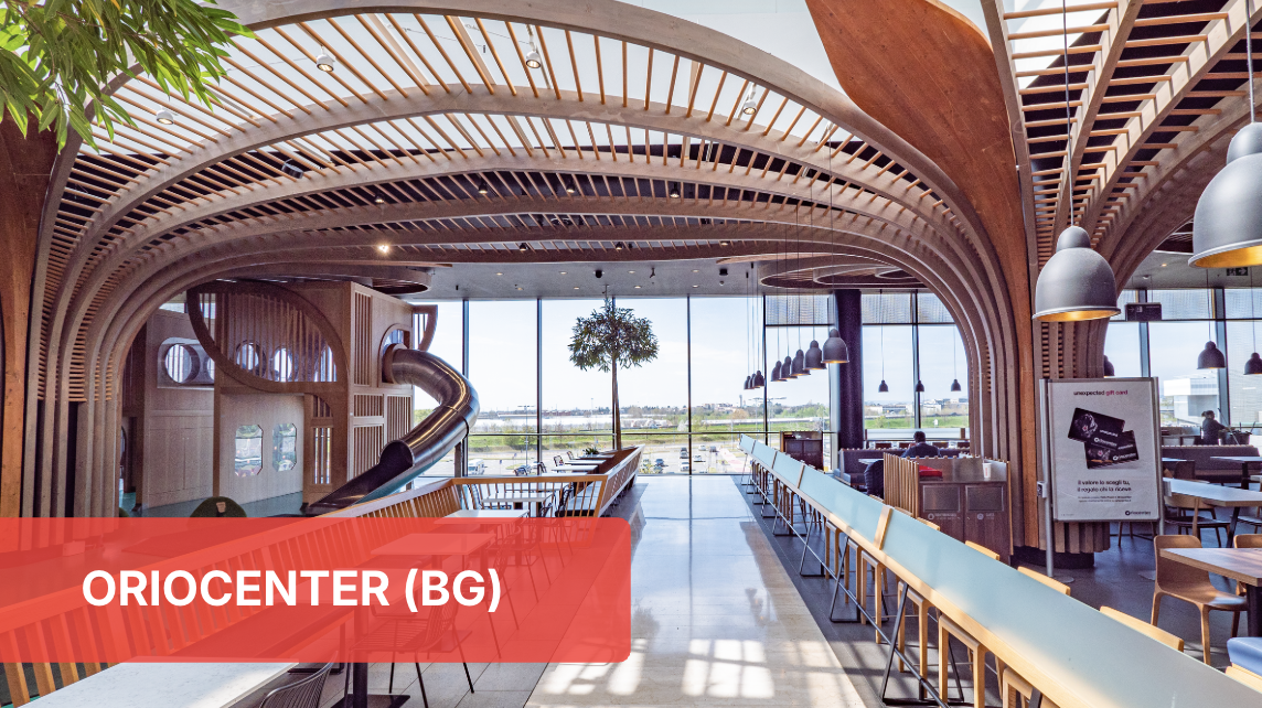 Area food OrioCenter (BG). Design moderno, area giochi per bambini, ristorazione.
