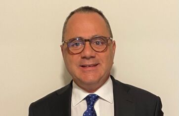 Luca Sabadin, CFO di Cigierre. Ritratto professionale in giacca e cravatta.