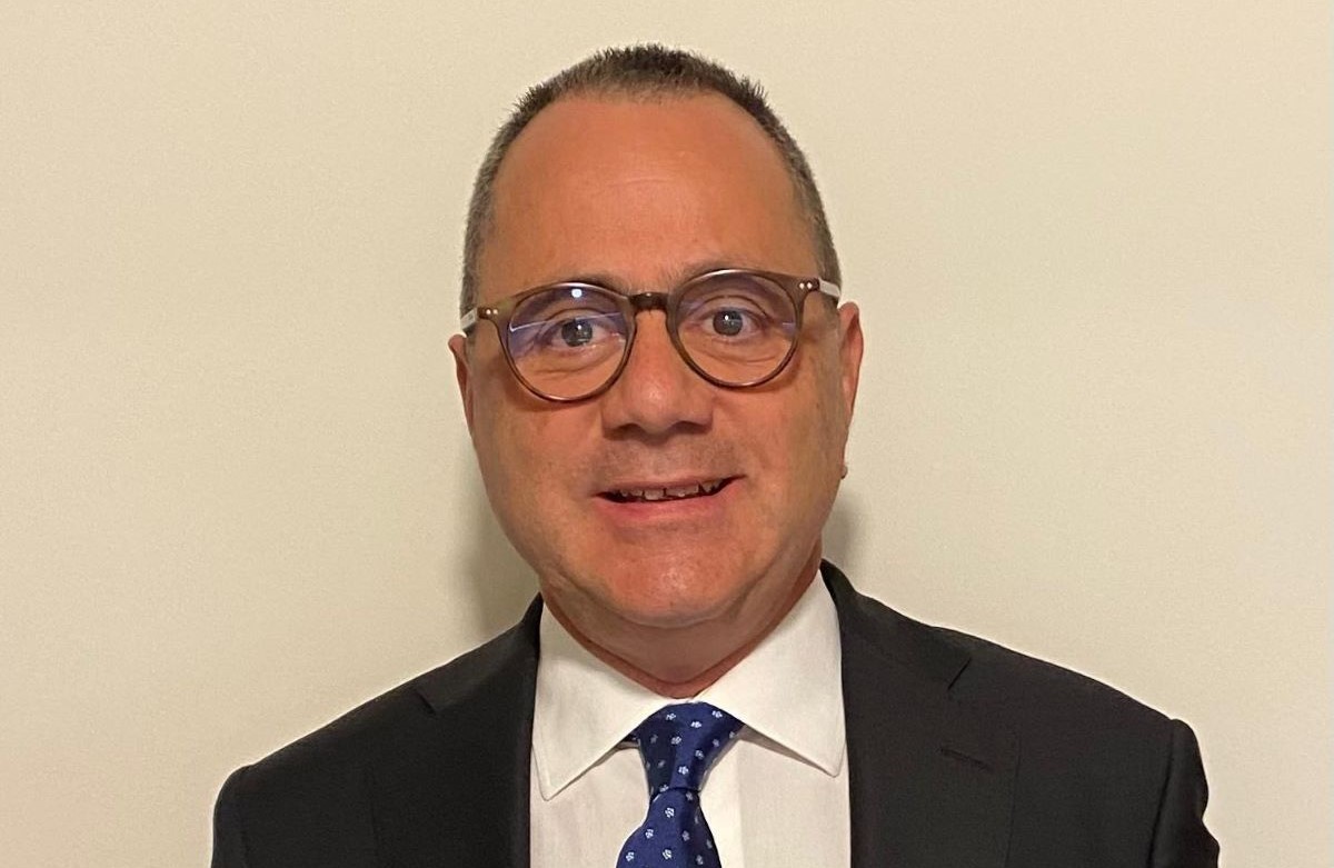 Luca Sabadin, CFO di Cigierre. Ritratto professionale in giacca e cravatta.