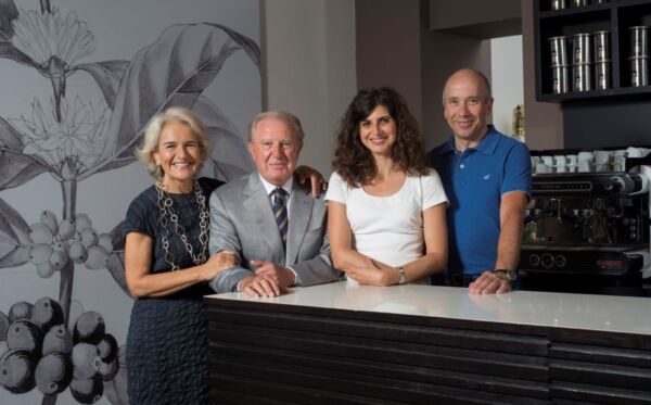 Famiglia Goppion alla nuova caffetteria all'aeroporto di Treviso. Tradizione e passione per il caffè dal 1948.