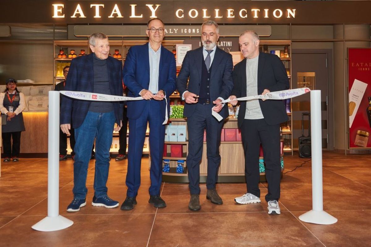 Inaugurazione Eataly Collection Avolta a Milano Linate. Taglio del nastro con i dirigenti.