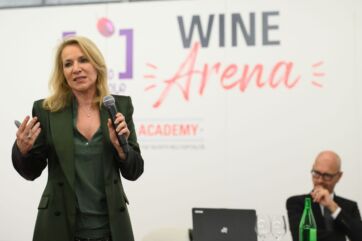 Roberta Garibaldi presenta il Rapporto sull'Enoturismo a Wine Arena. Turismo del vino, hospitality e tendenze 2026.