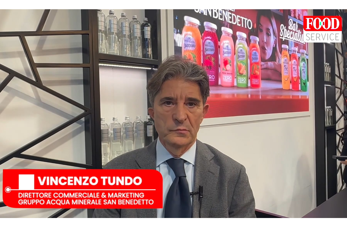 Vincenzo Tundo, Acqua Minerale San Benedetto a Beer&Food Attraction. Bottiglie acqua e succhi San Benedetto.