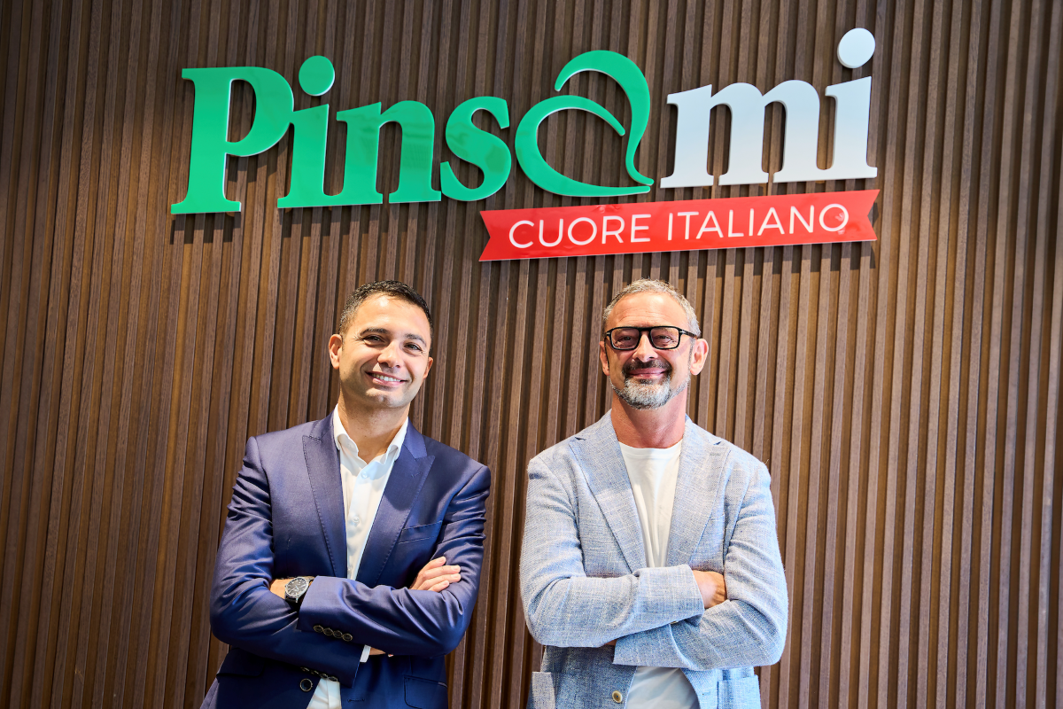 Pinsami FT 1000: Imprenditori italiani celebrano la crescita aziendale. Pinsa romana di qualità.