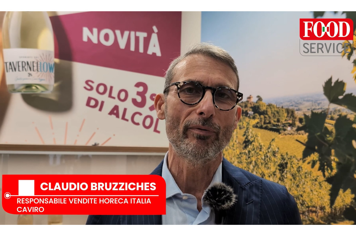 Claudio Bruzziches di Caviro presenta Tavernello 3 Gradi a Vinitaly 2026. Vino a bassa gradazione alcolica.